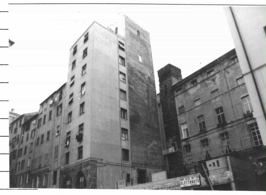 Torre Ghibellina (torre, privata) - Savona (SV)  (XIII)