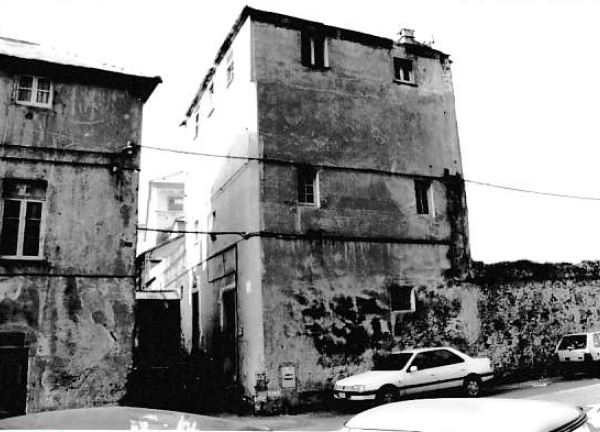 Palazzo privato in Via Chiassuolo della Chiesa 2, 4, 6 (palazzo, privato) - Savona (SV)  (XVII)