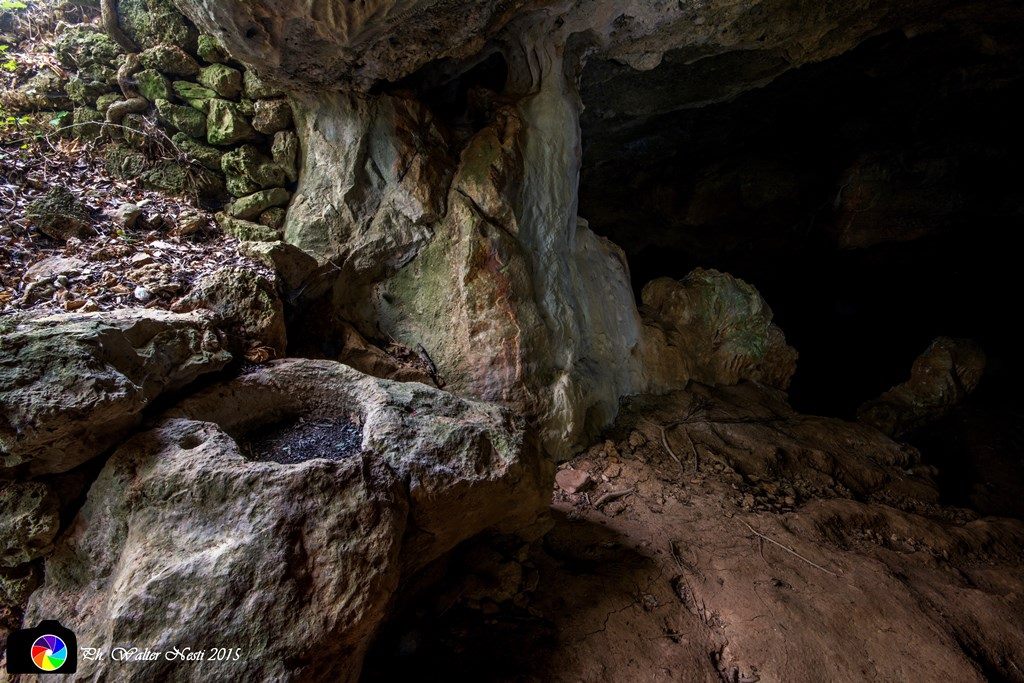 Grotta dei Parmorari (giacimento in cavità naturale, frequentazione antropica) - Borgio Verezzi (SV)  (Preistoria)