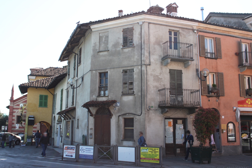 Casa in Via Roma, 2 (casa) - Fossano (CN)  (XIX, prima metà)