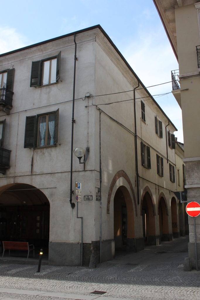 Palazzo in Via Giovanni Negri, 2 (palazzo) - Fossano (CN)  (XIX)