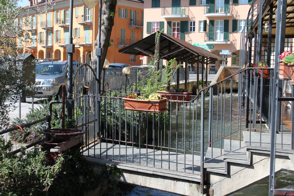 Lavatoio di Piazza Romanisio (lavatoio) - Fossano (CN)  (XX, prima metà)