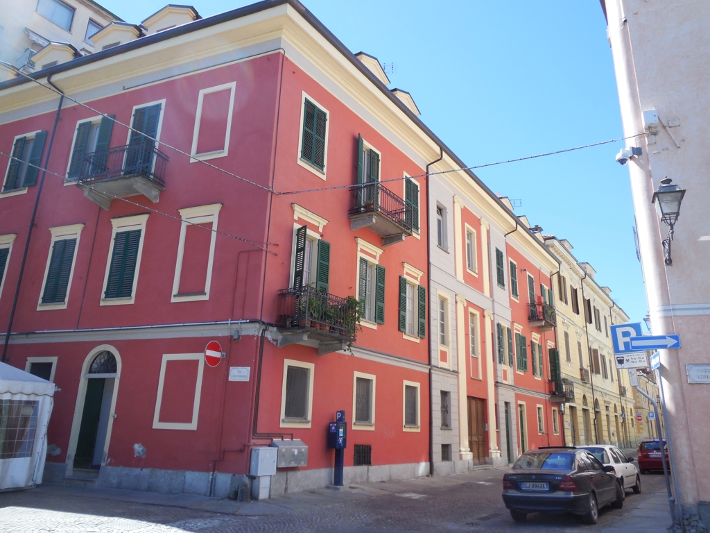 Casa in Via Alba, 45 (casa, plurifamiliare) - CUNEO (CN) 