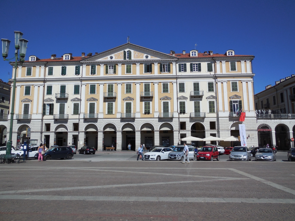 Palazzo Sociale o Osasco (palazzo) - CUNEO (CN) 