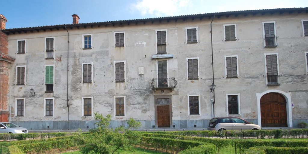 Palazzo Cordero di Montezemolo (palazzo) - La Morra (CN)  (XVIII, seconda metà)