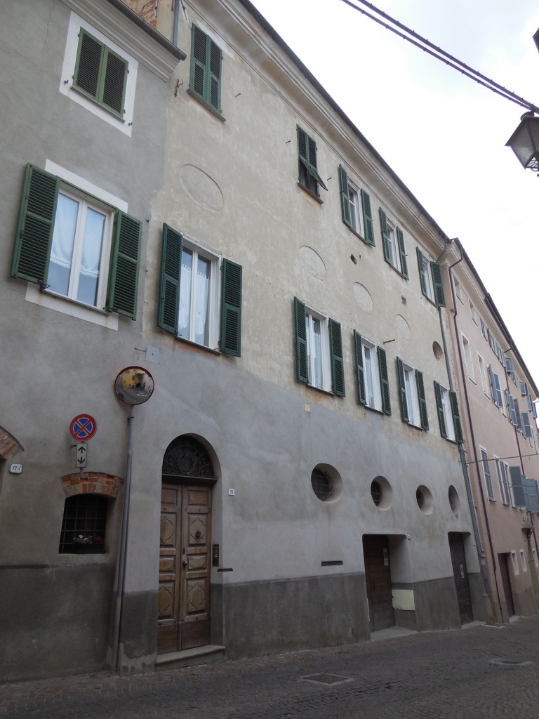 Palazzo in Via Carassone, 19 (palazzo) - Mondovì (CN)  (XVIII)