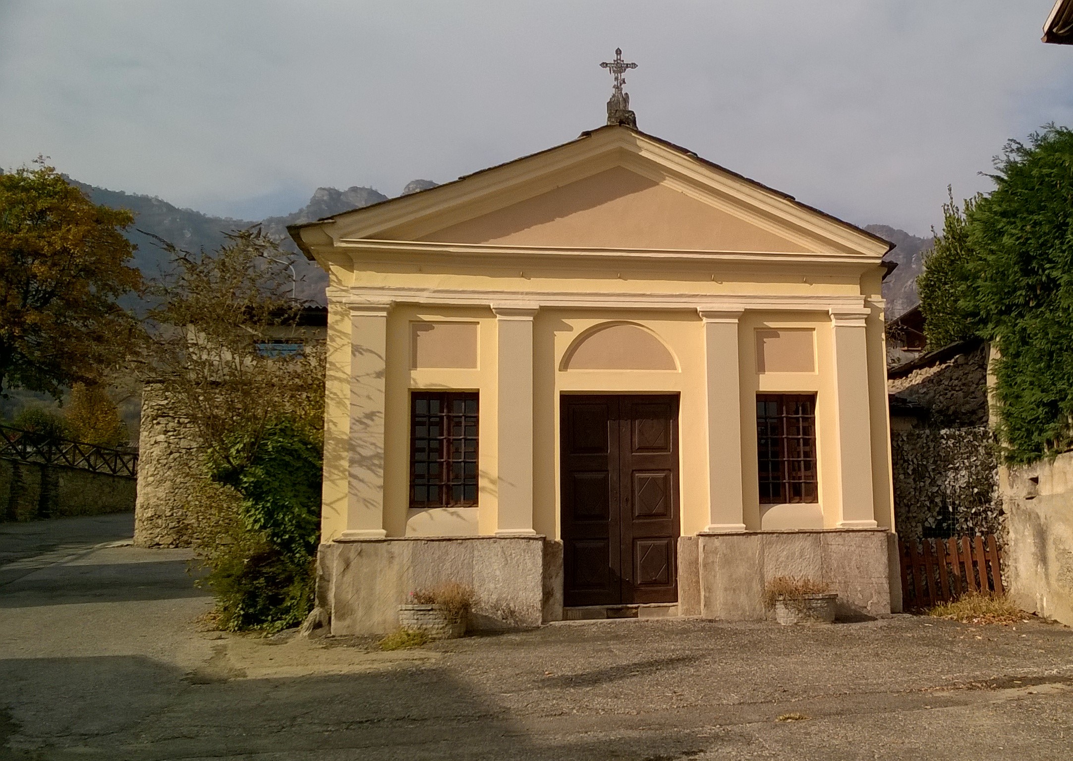 cappella di San Giovanni Battista (cappella, Vicariale) - Envie (CN)  (XIX, metà)