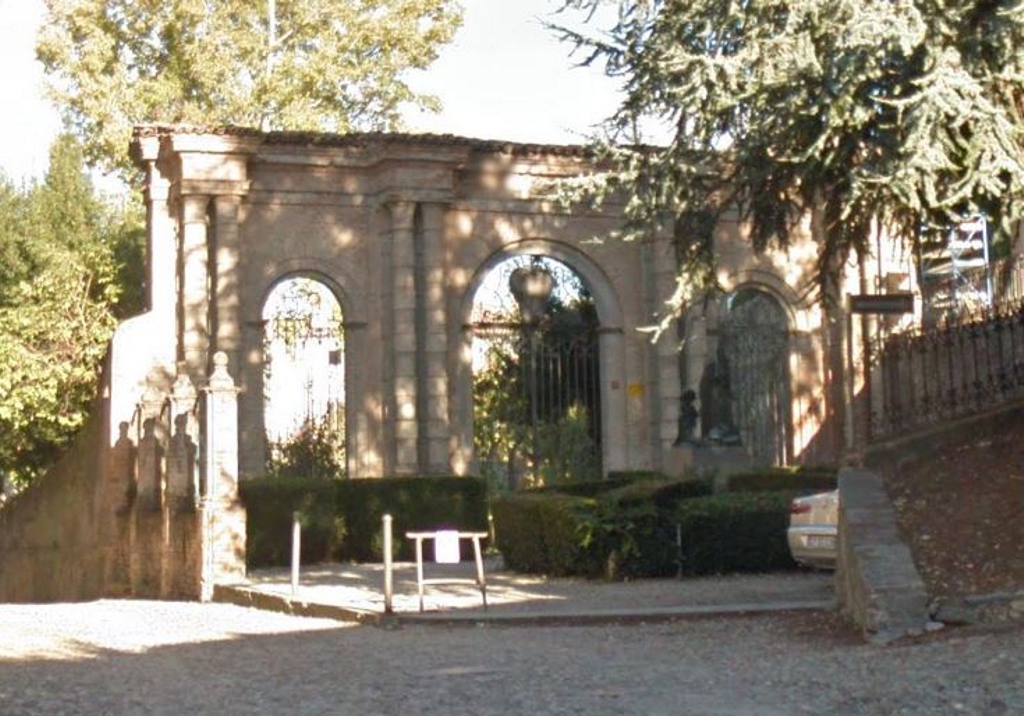 Ingresso dei Giardini di Castelborgo (portale) - Neive (CN)  (XVIII, seconda metà)