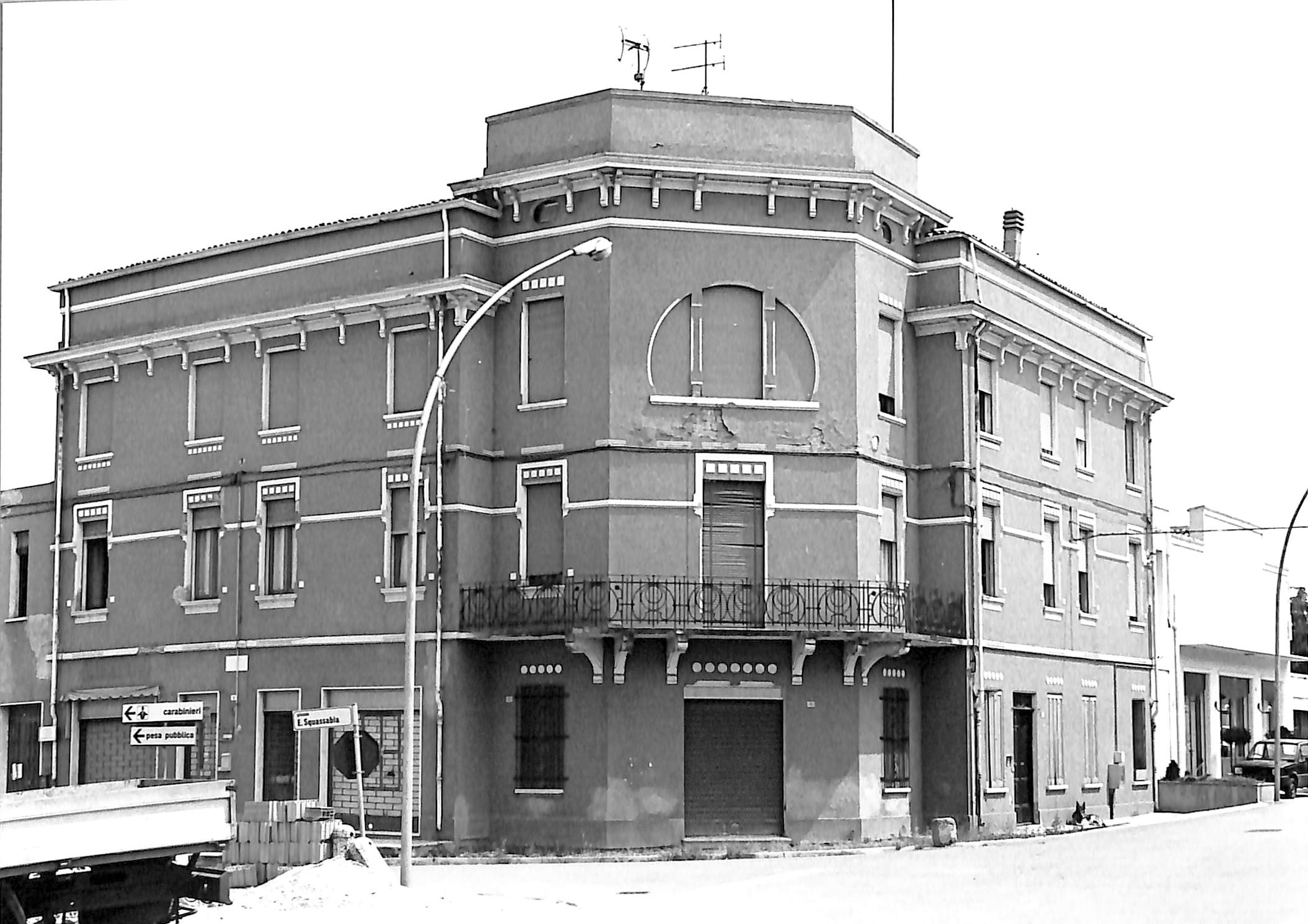 Palazzo Squassabia (palazzo) - Bergantino (RO)  (XX)