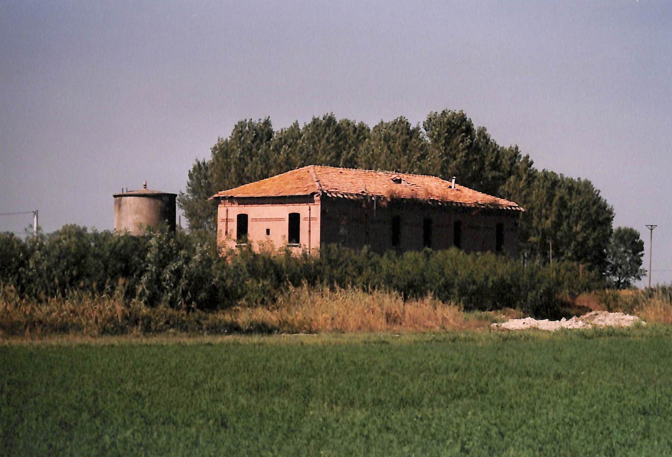 Stazione Ferroviaria di Ariano nel Polesine (stazione, ferroviaria) - Ariano nel Polesine (RO) 