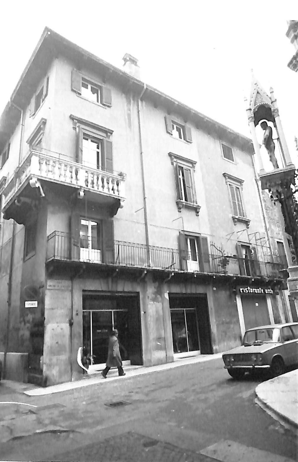 casa - Verona (VR)  (XIX)