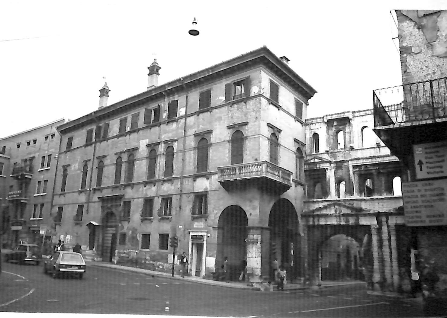 Palazzo Serenelli/ Benciolini (palazzo, nobiliare) - Verona (VR)  (XVI)
