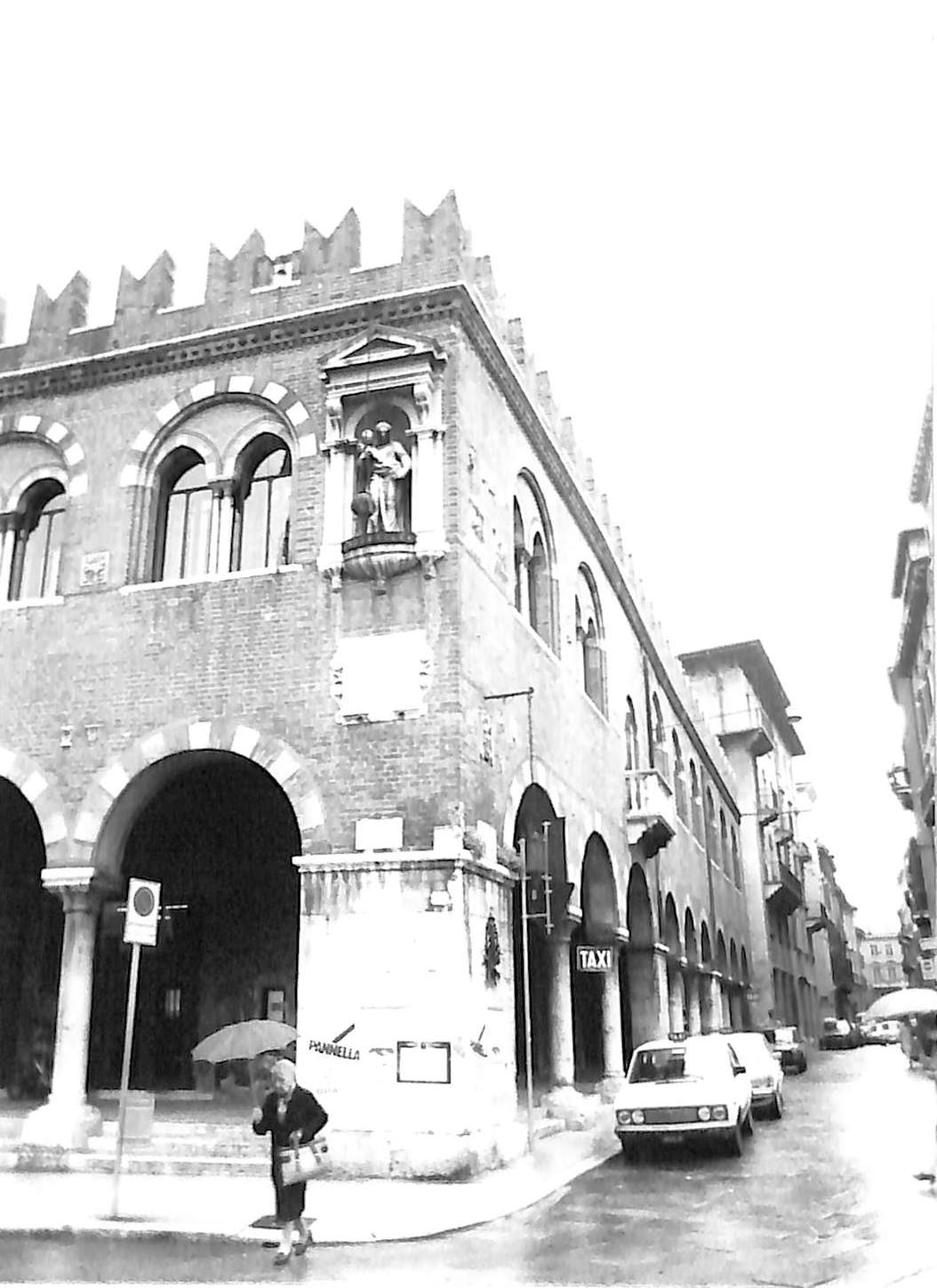 Casa dei Mercanti (palazzo, pubblico) - Verona (VR)  (XV)