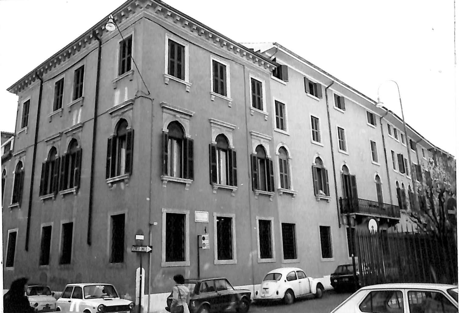 casa - Verona (VR)  (XVIII)