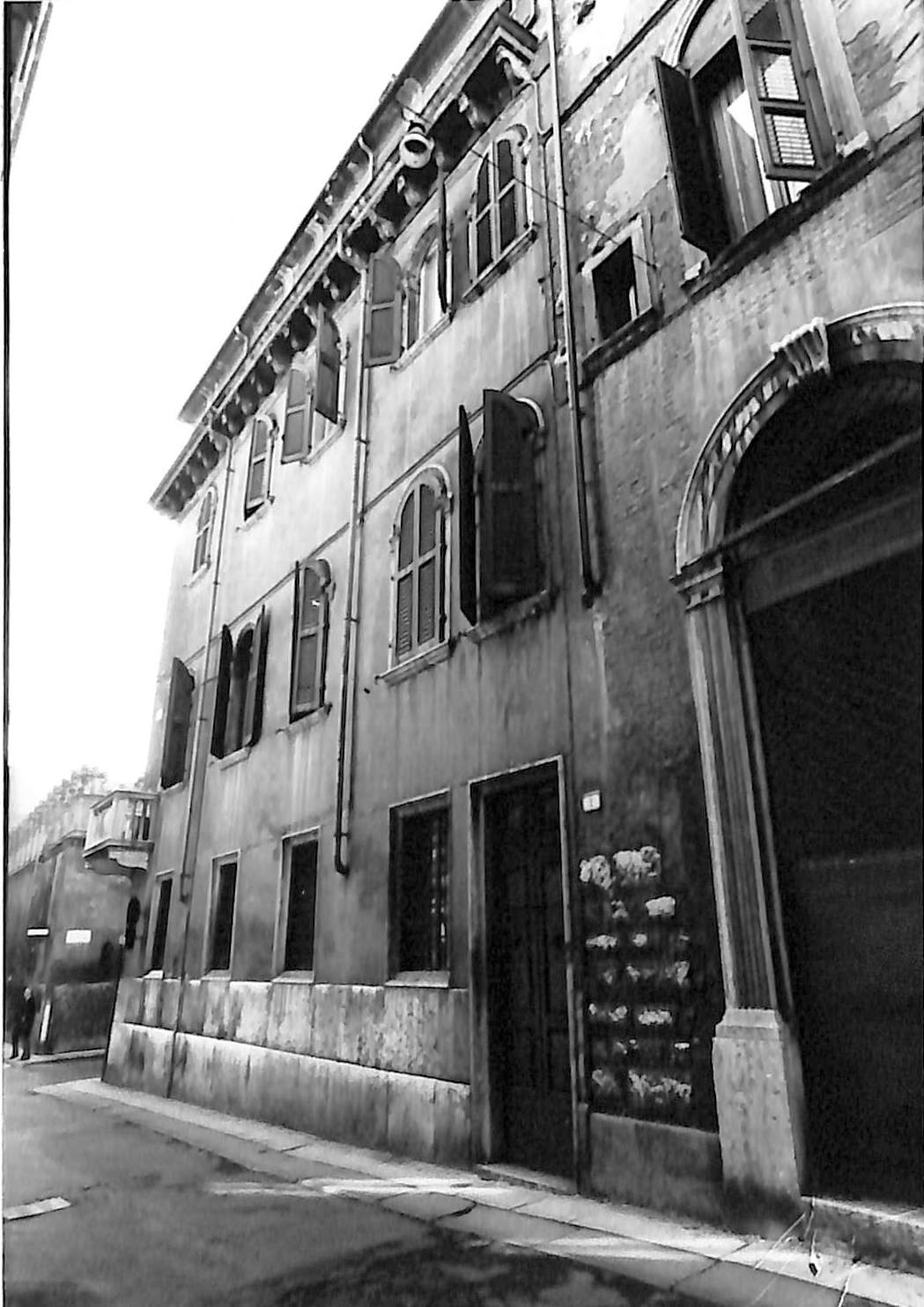 Palazzo Albertini/ Giusti del Giardino (palazzo, nobiliare) - Verona (VR)  (XVIII)
