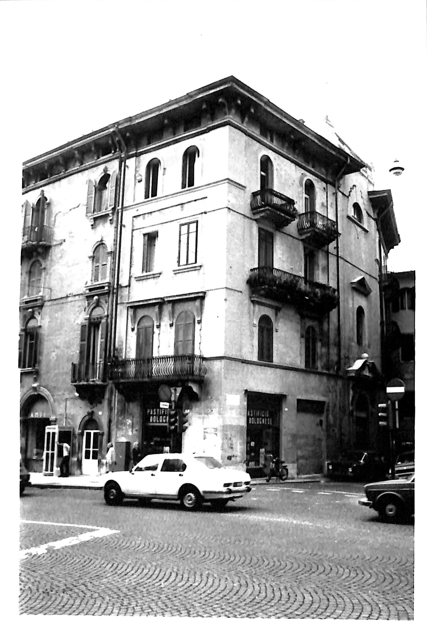 casa - Verona (VR)  (XIX)