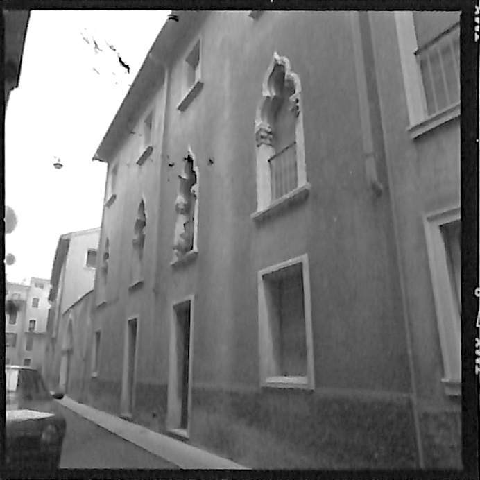 casa - Verona (VR)  (XV)