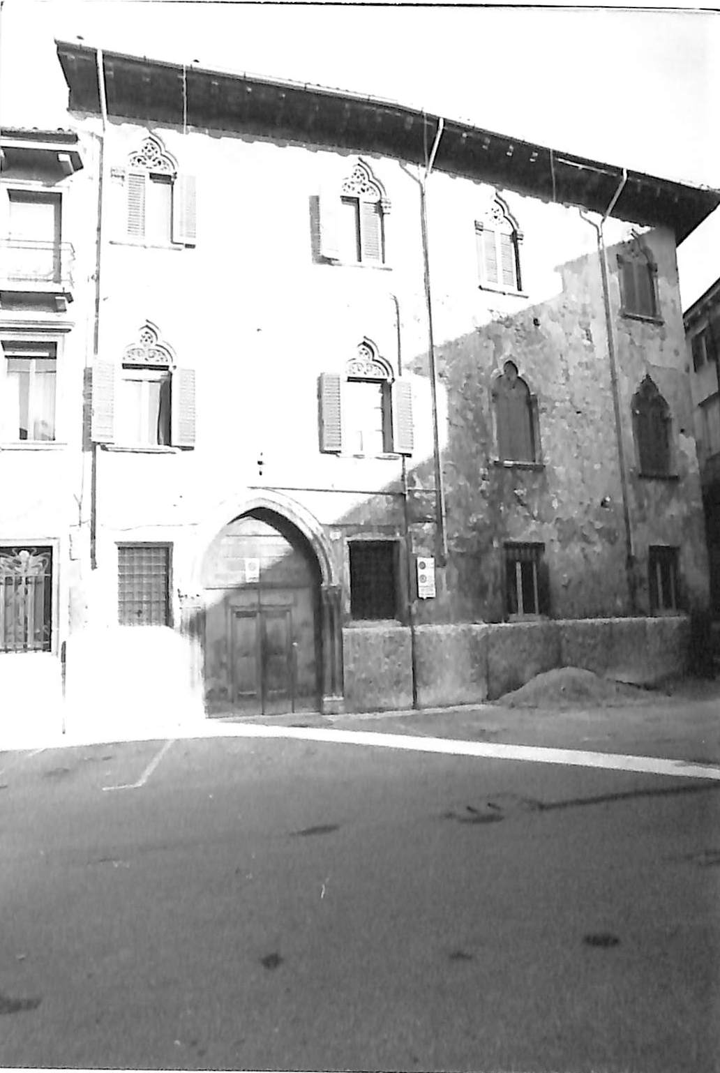 Casa Avanzi (casa, nobiliare) - Verona (VR)  (XV)