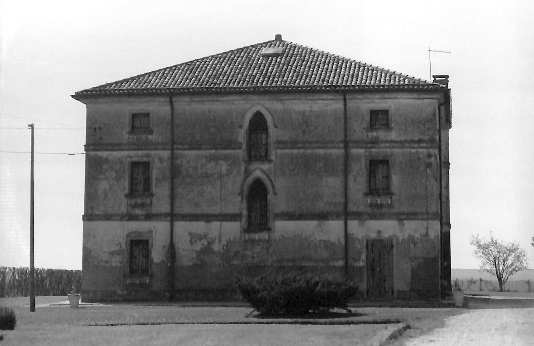 Palazzo Avanzo (palazzo, padronale) - Porto Tolle (RO) 