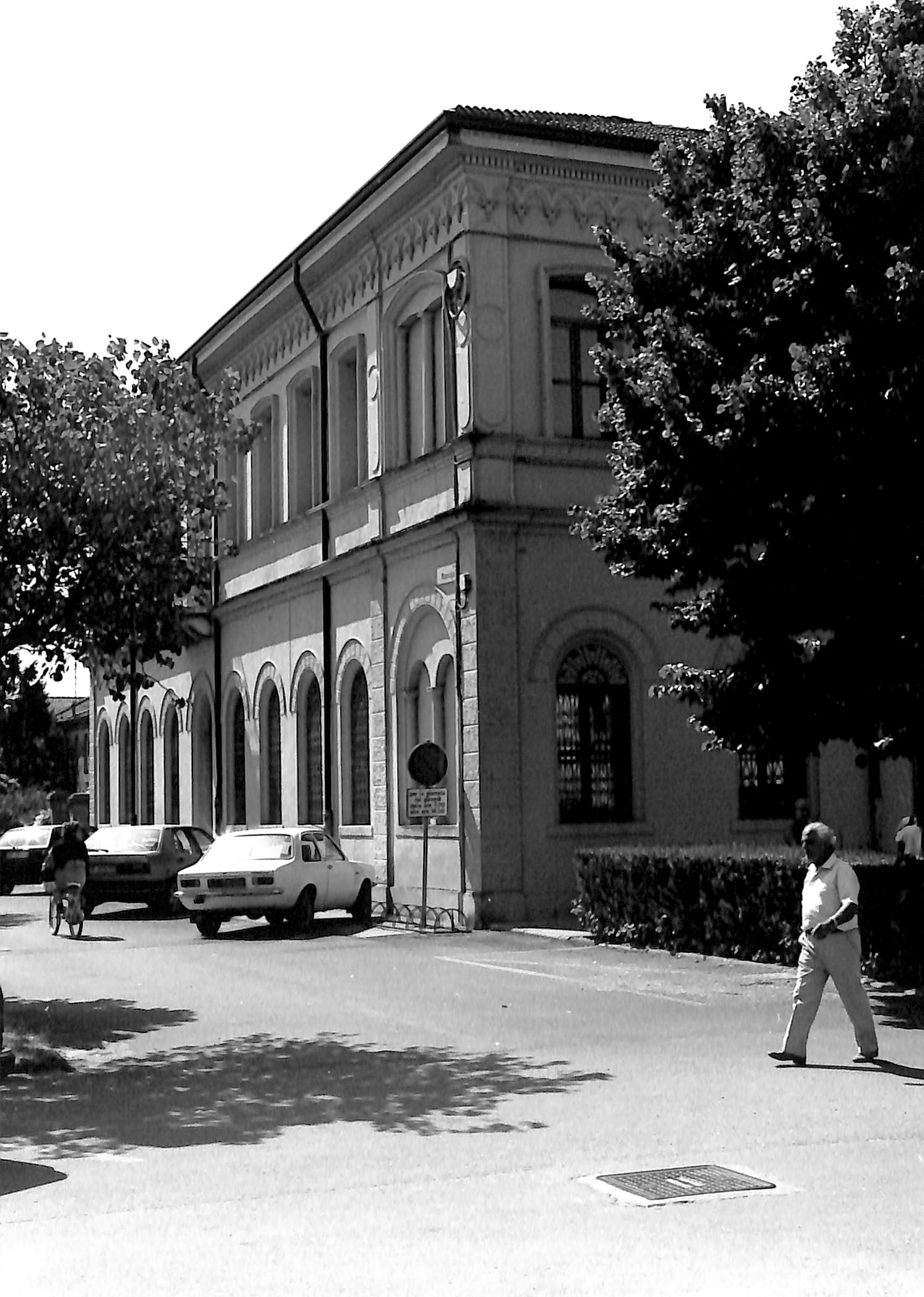 Palazzo municipale di Castelnovo Bariano (palazzo, comunale) - Castelnovo Bariano (RO)  (XIX, metà)