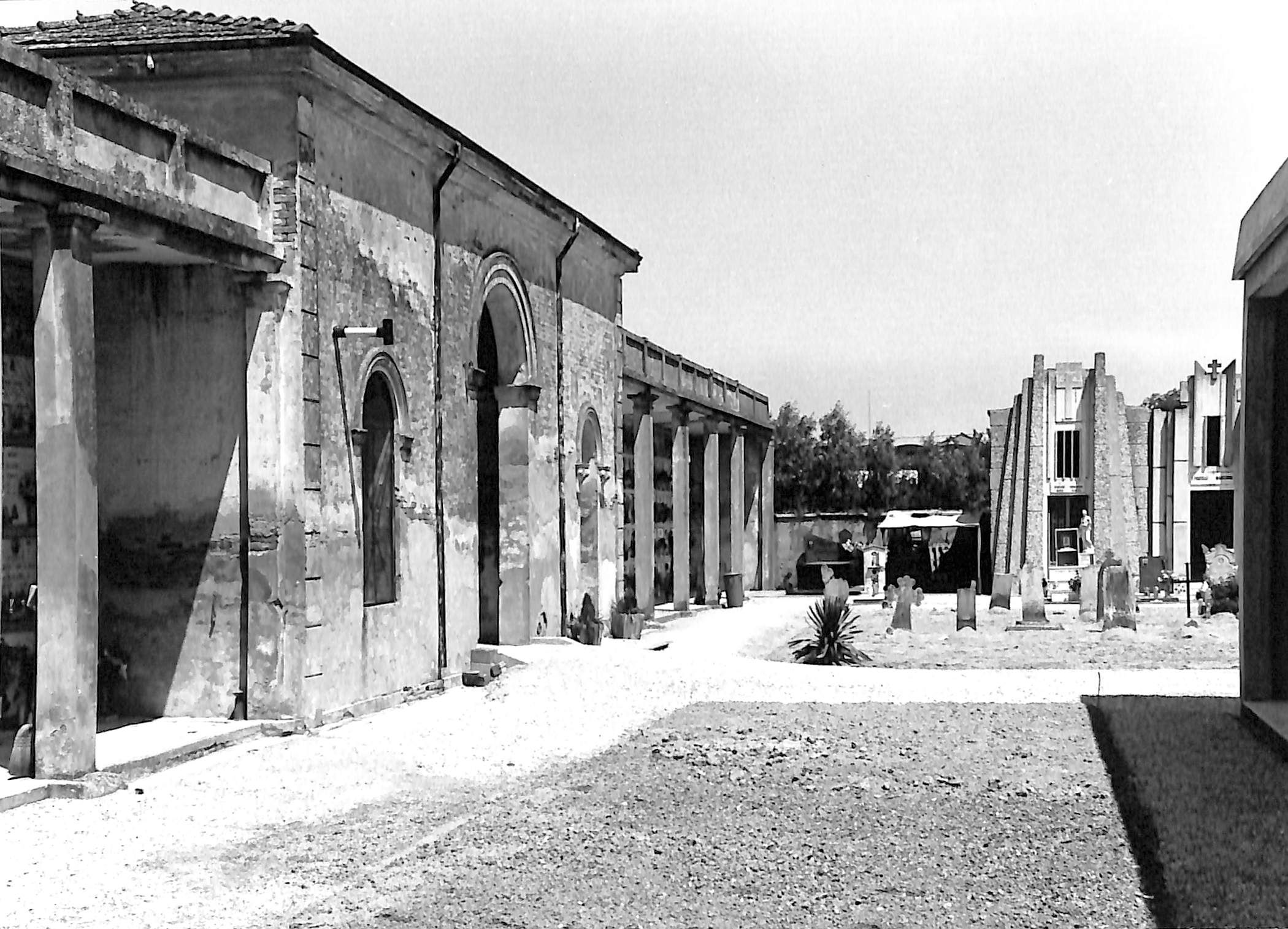 Cimitero della frazione di S. Pietro in Polesine (cimitero, comunale) - Castelnovo Bariano (RO)  (XIX, metà)