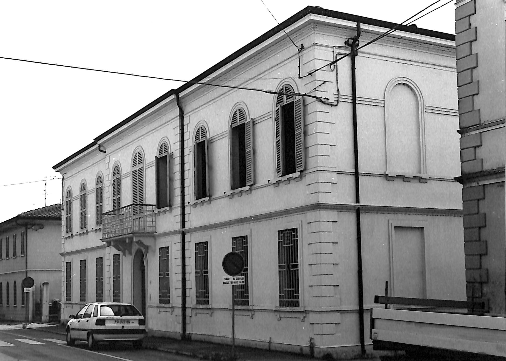 Palazzo della Pretura (palazzo, per uffici) - Ficarolo (RO)  (XX, primo quarto)