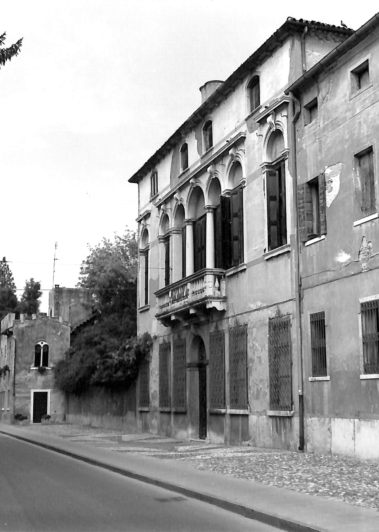 Cà Dolfin-Marchiori (palazzo, nobiliare) - Lendinara (RO)  (XVI, fine)