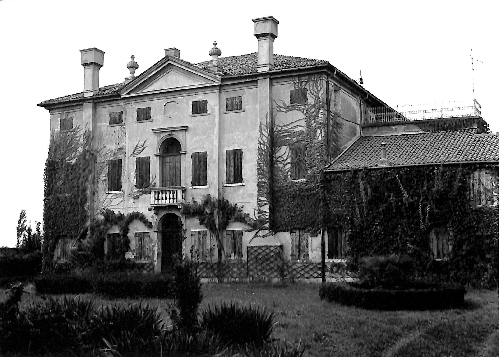 Villa Selmi Serafini (villa, nobiliare) - Polesella (RO)  (XIX, inizio)