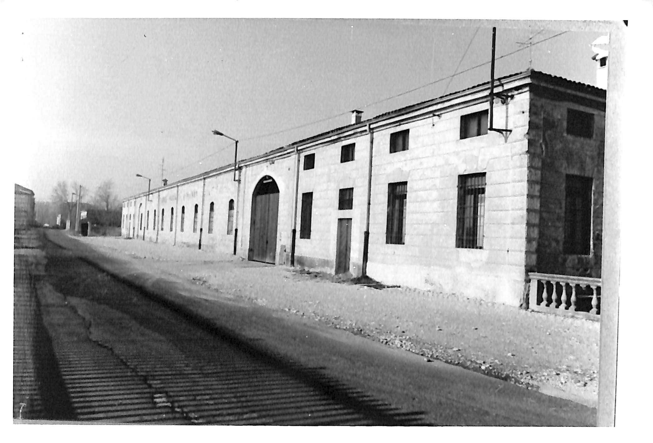 Magazzino Bernardinelli/ Bampa/ Croce Rossa Italiana (magazzino) - Verona (VR)  (XX)