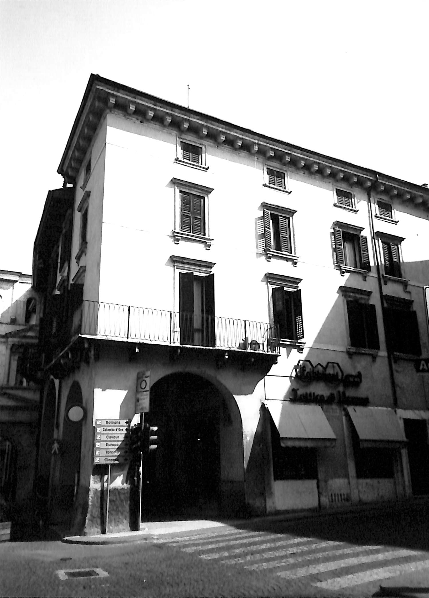casa - Verona (VR)  (XIX)