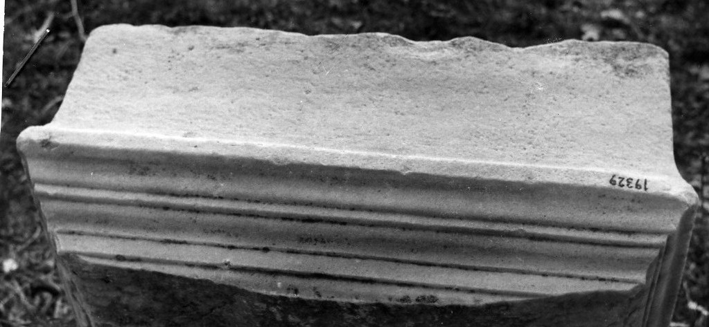 base di statua (non determinabile)