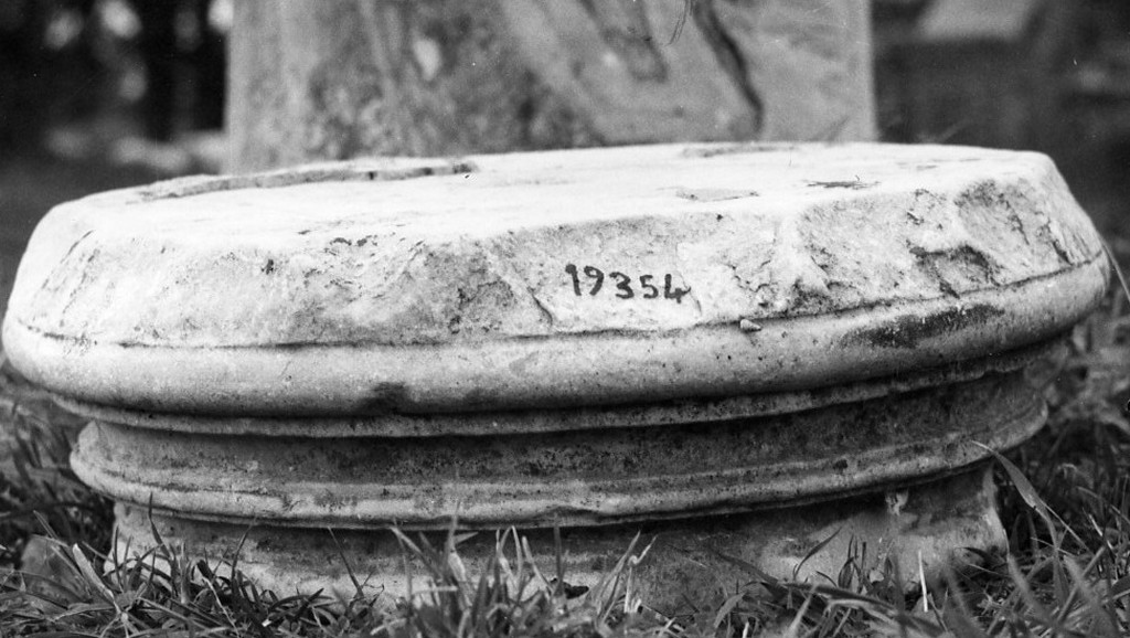 base di colonna (non determinabile)