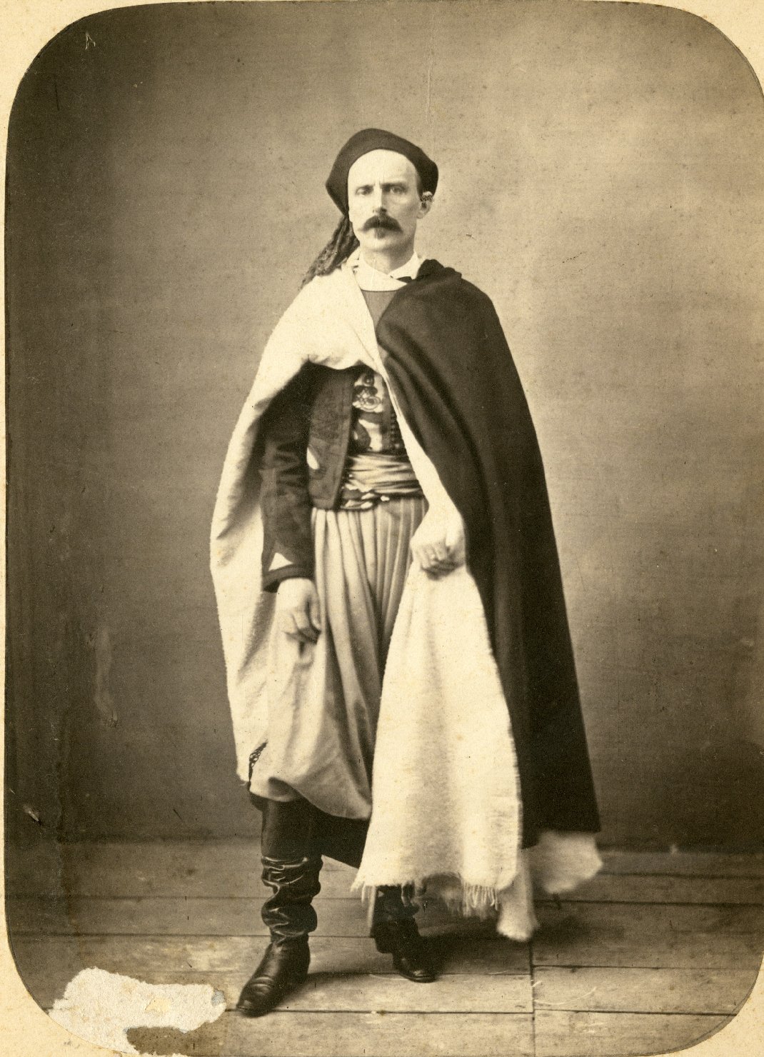 Ritratti fotografici - Spahis - Colonialismo - Abbigliamento - Abiti - Uniformi militari (positivo) di Fotografia Bertinazzi (XIX)