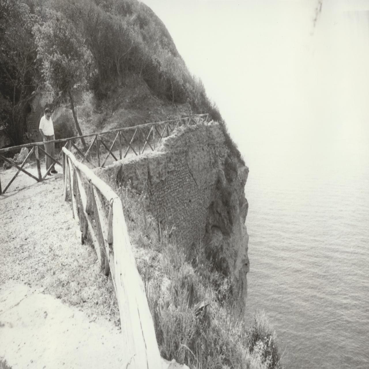 Napoli Pausilypon area dell'Odeion (negativo) di Lamagna (XX)