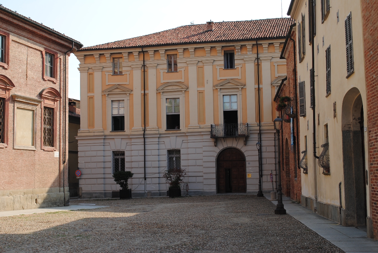 Palazzo Amico di Castell'Alfero (palazzo) - Asti (AT)  (XVIII; XIX, metà; XX)