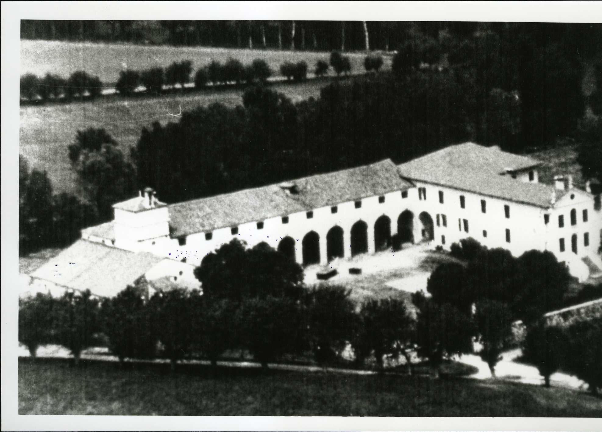 Villa Leoni Montenari (villa, nobiliare) - Arzignano (VI)  (XVIII, inizio)