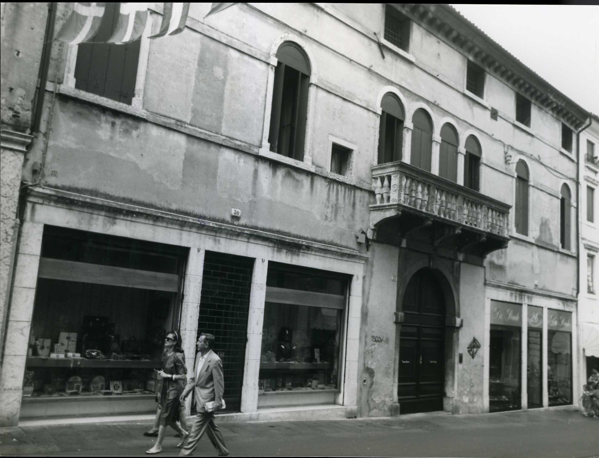 Casa Conte (palazzo) - Bassano del Grappa (VI)  (XVI)