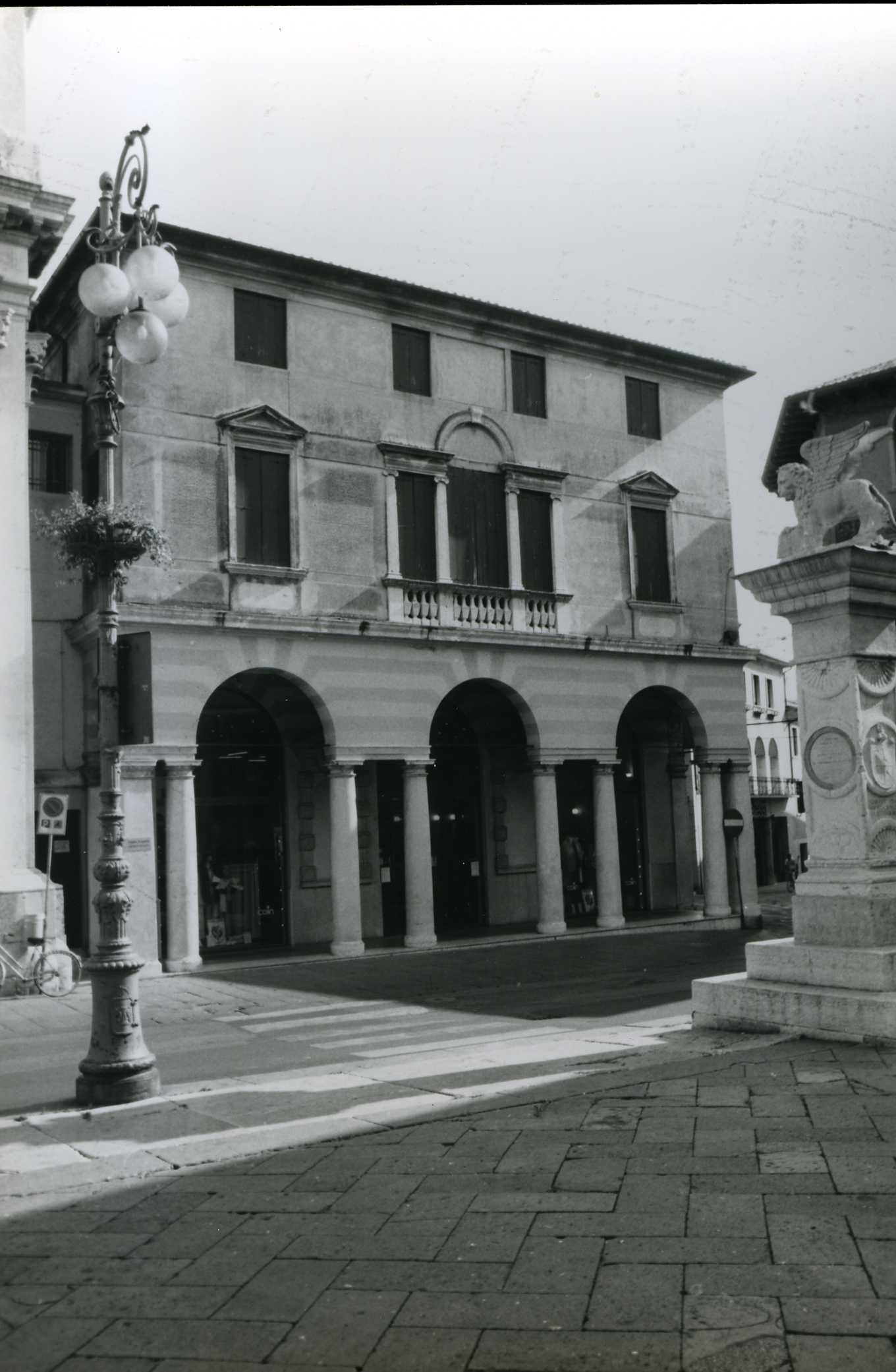 Palazzo Bonfadini (palazzo) - Bassano del Grappa (VI)  (XVIII)