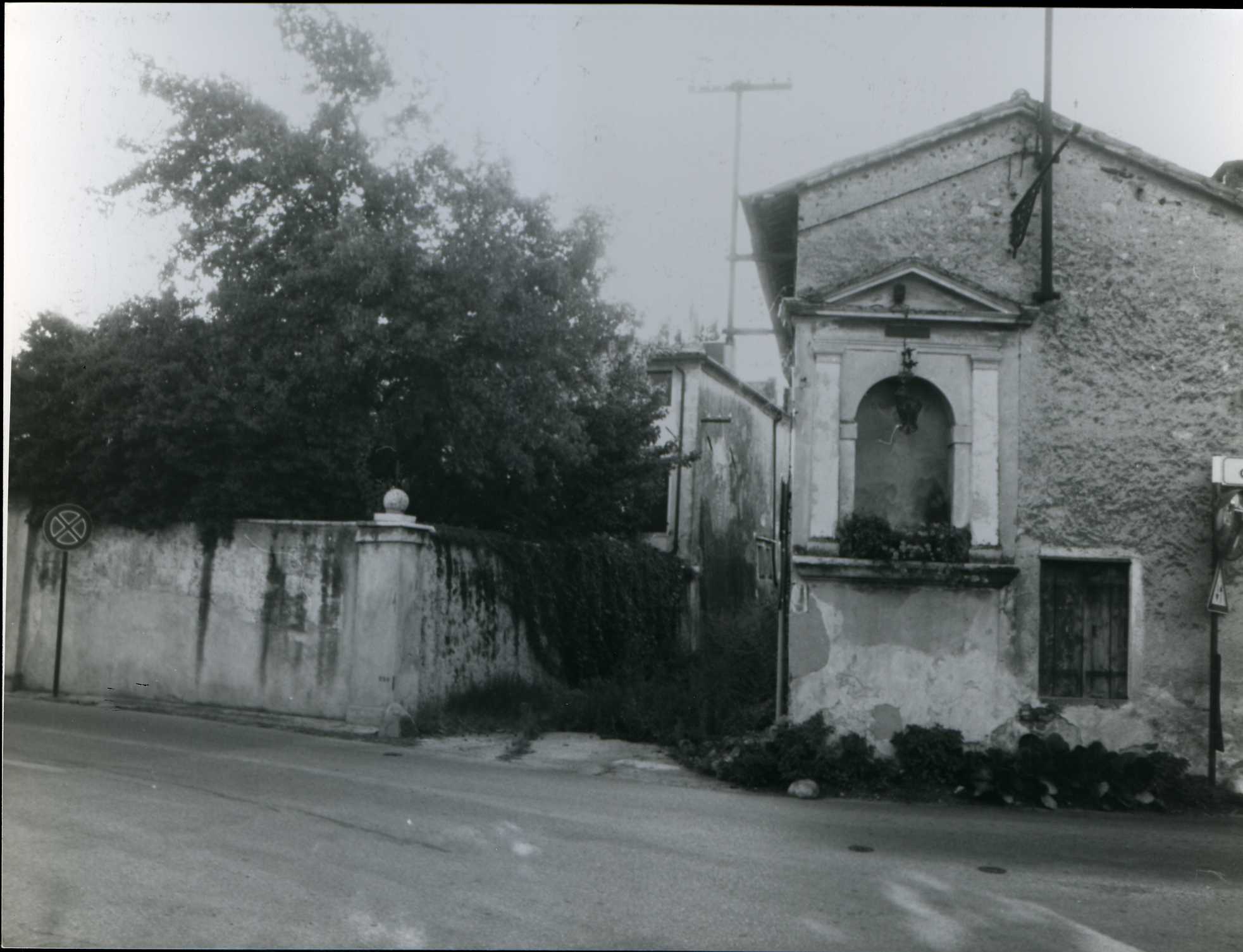 Casa Stringa e capitello al Cristo (casa) - Bassano del Grappa (VI)  (XVIII)
