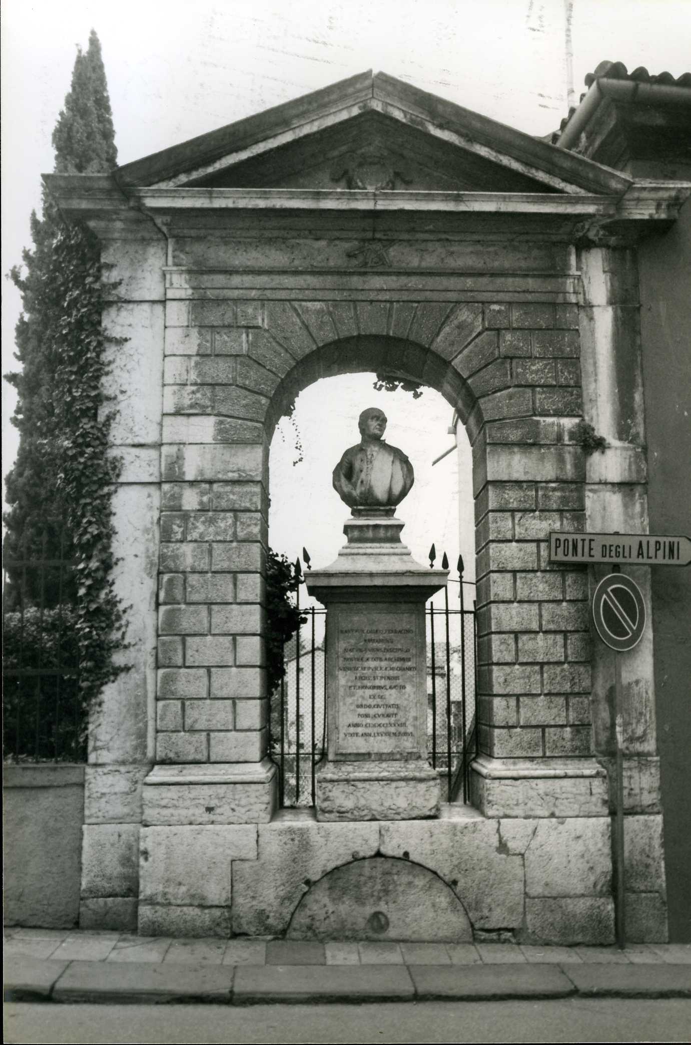 Monumento a Bartolomeo Ferracina (monumento celebrativo, pubblico) - Bassano del Grappa (VI)  (XVIII)