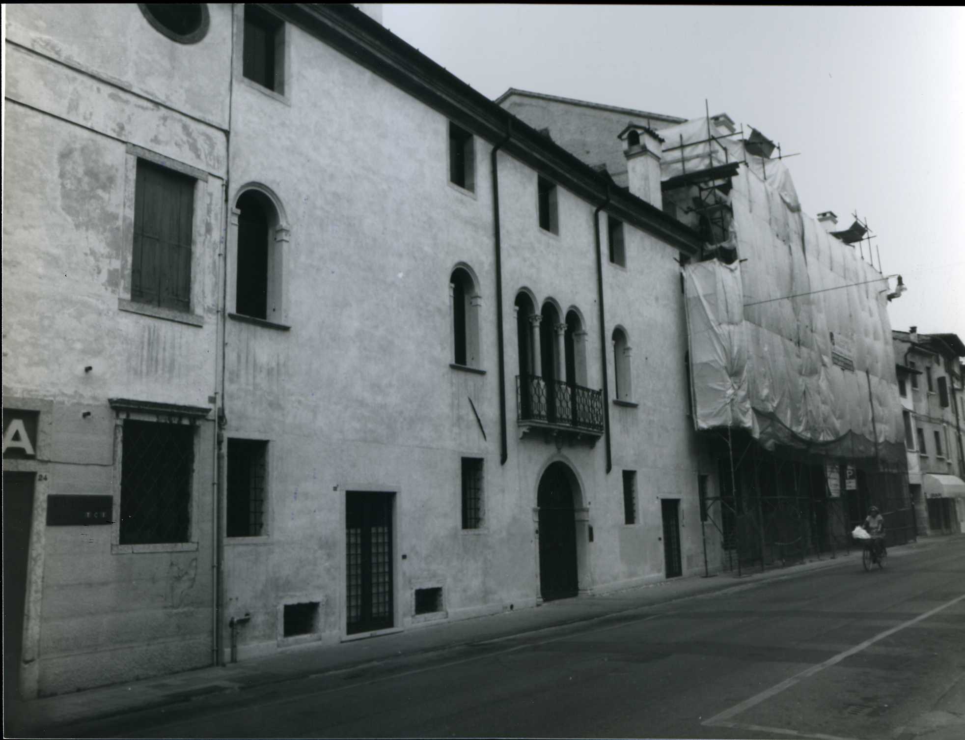 Casa Sale (palazzo) - Bassano del Grappa (VI)  (XVI, inizio)