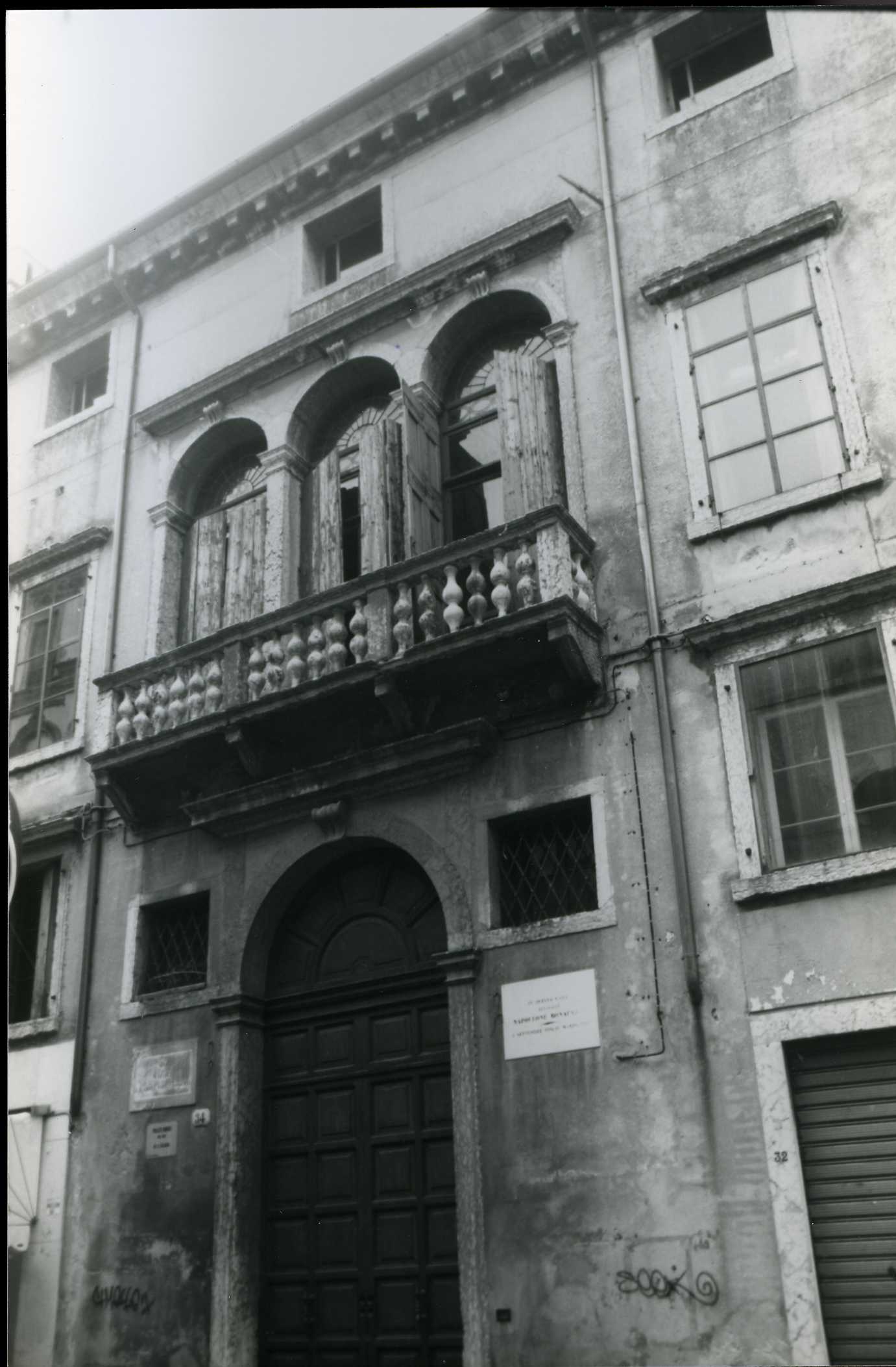 Casa Roberti (palazzo) - Bassano del Grappa (VI)  (XVII)