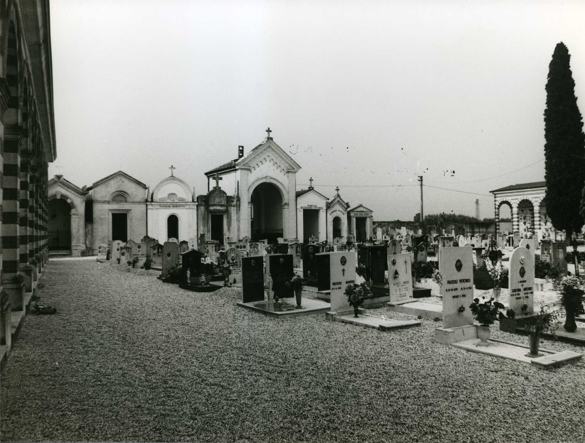 cimitero - Grumolo delle Abbadesse (VI)  (XIX)