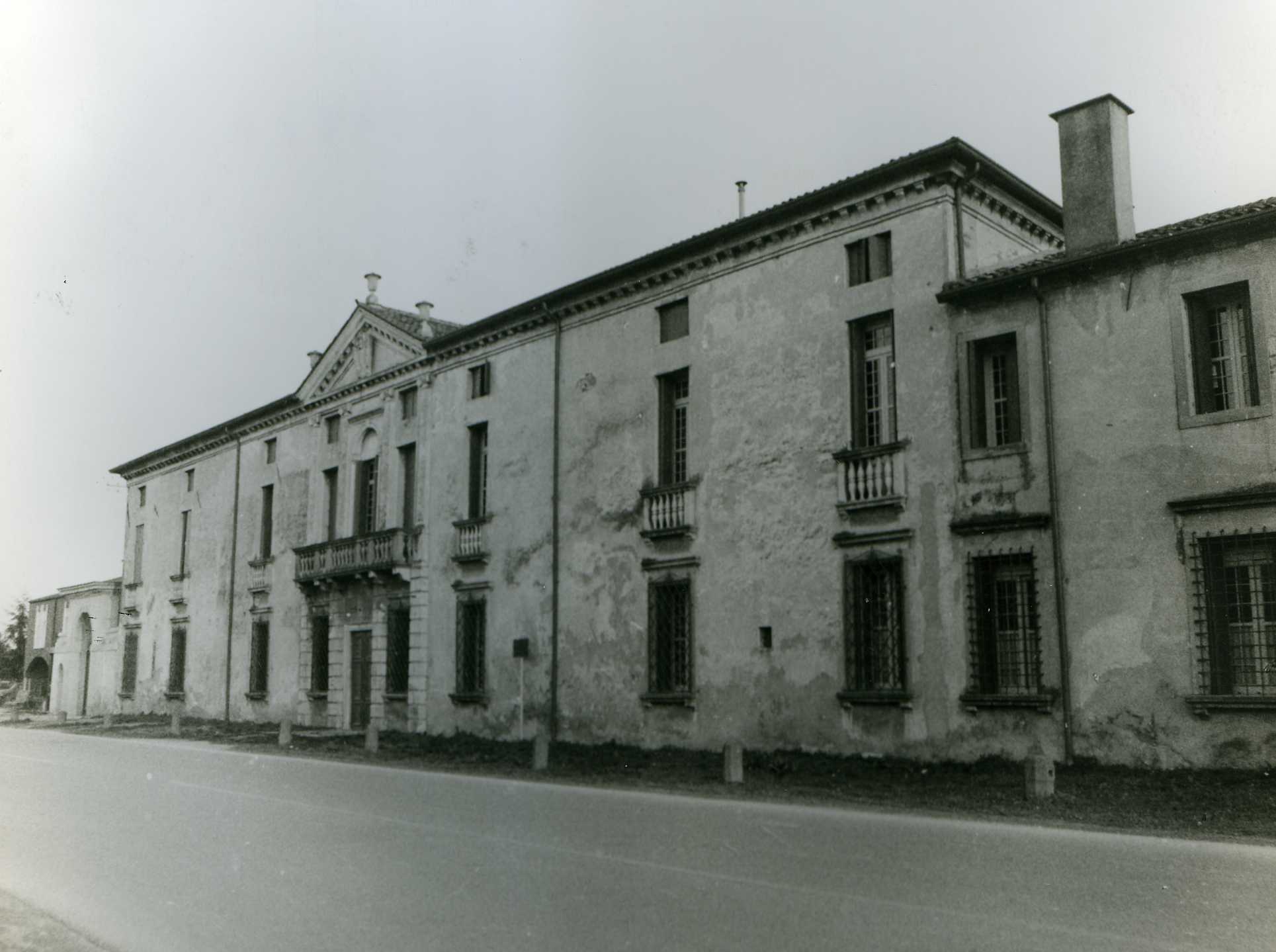 Villa Arnaldi Prosdocimi (villa, nobiliare) - Noventa Vicentina (VI)  (XVI, inizio)