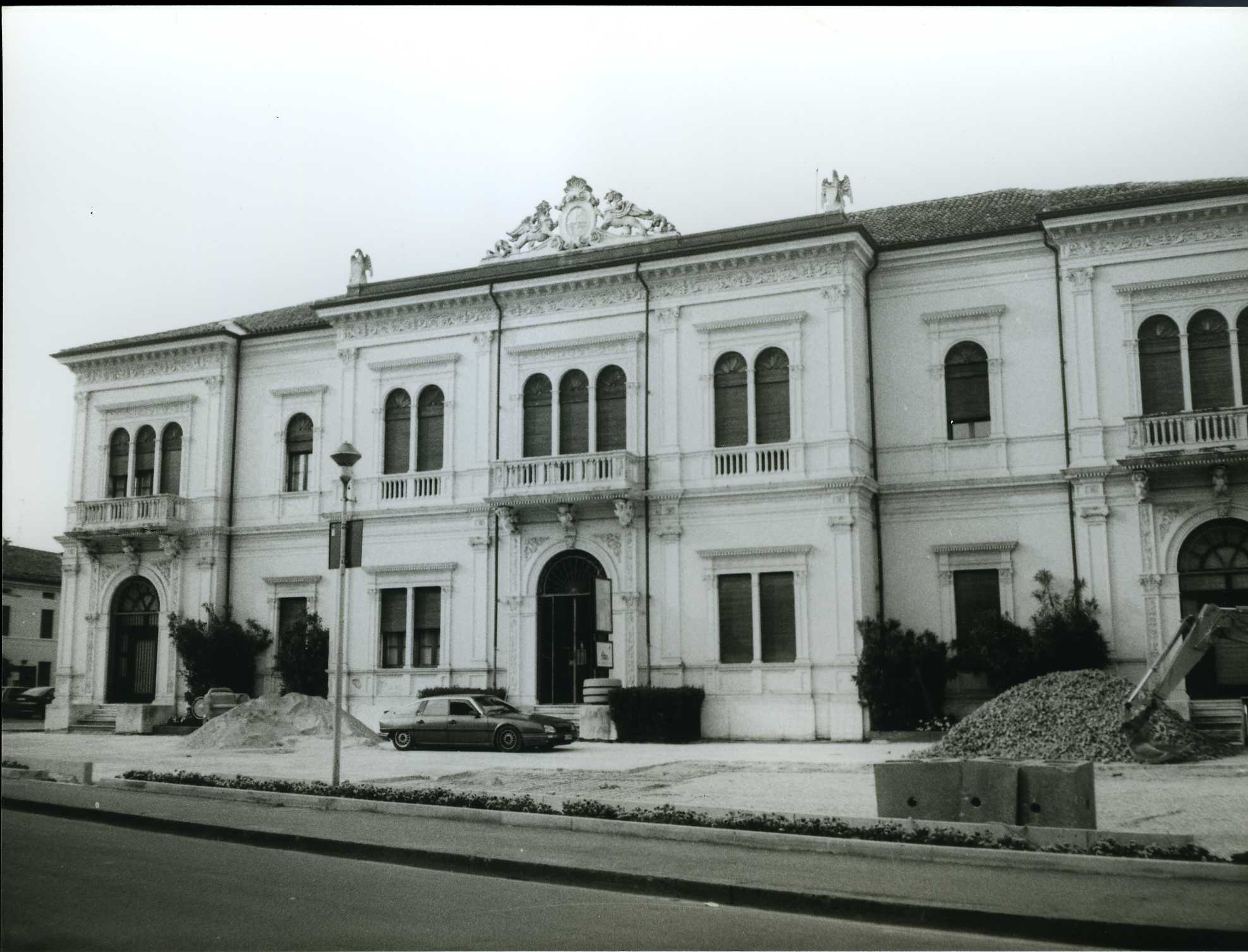 palazzo - Sandrigo (VI)  (XIX)