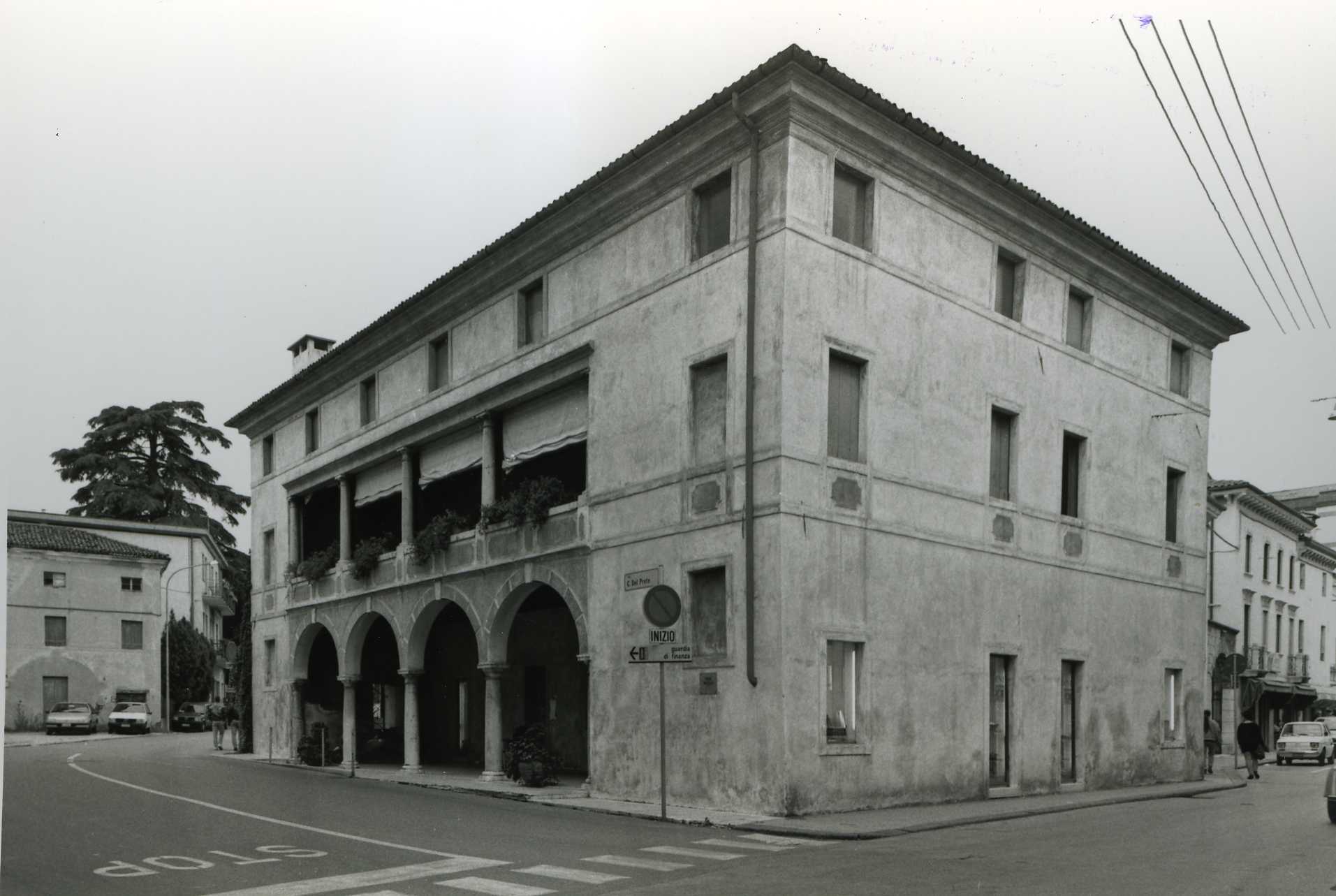 Casa Pajello (casa, nobiliare) - Thiene (VI)  (XVIII)