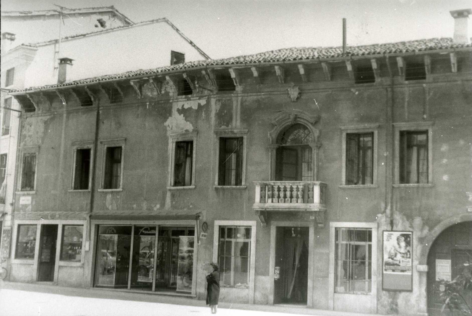 Palazzetto Pedoni (palazzo) - Valdagno (VI)  (XVIII)