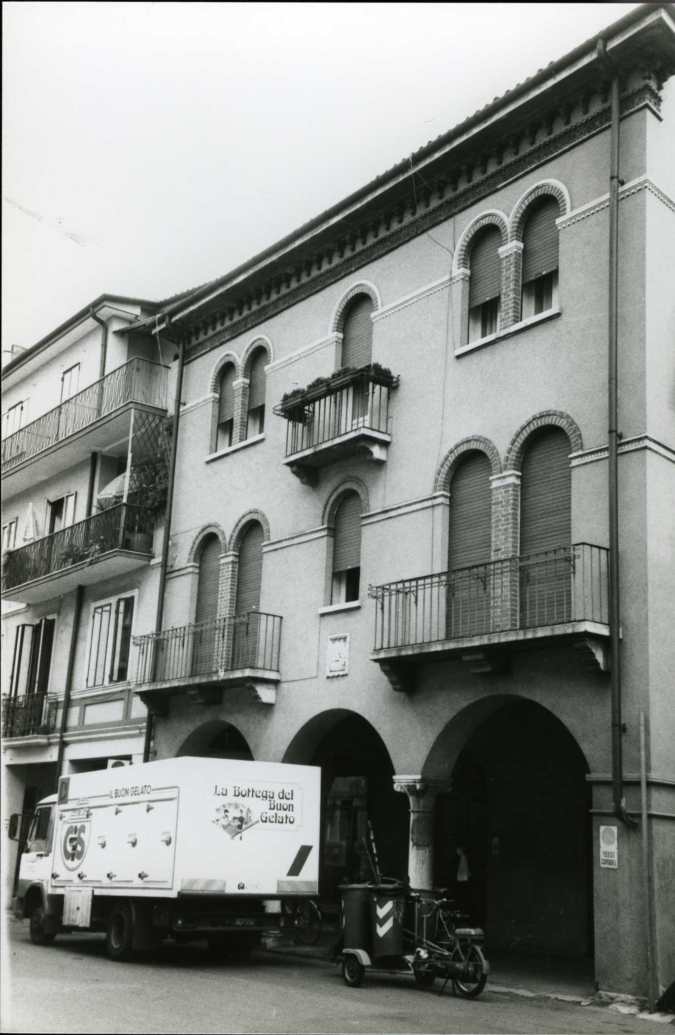 palazzo (palazzo) - Vicenza (VI)  (XV, prima metà)