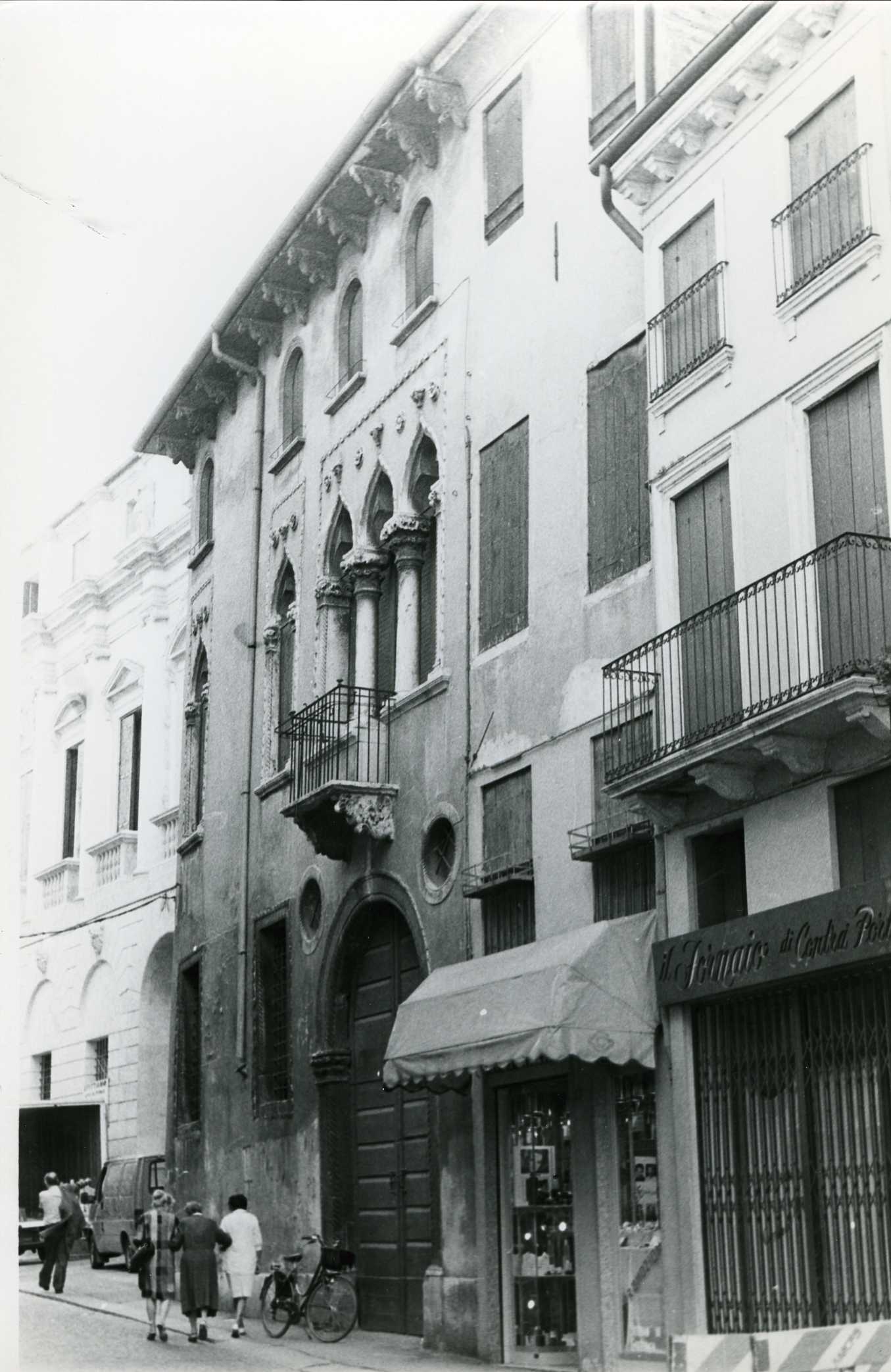Palazzo Porto (palazzo) - Vicenza (VI)  (XV, fine)