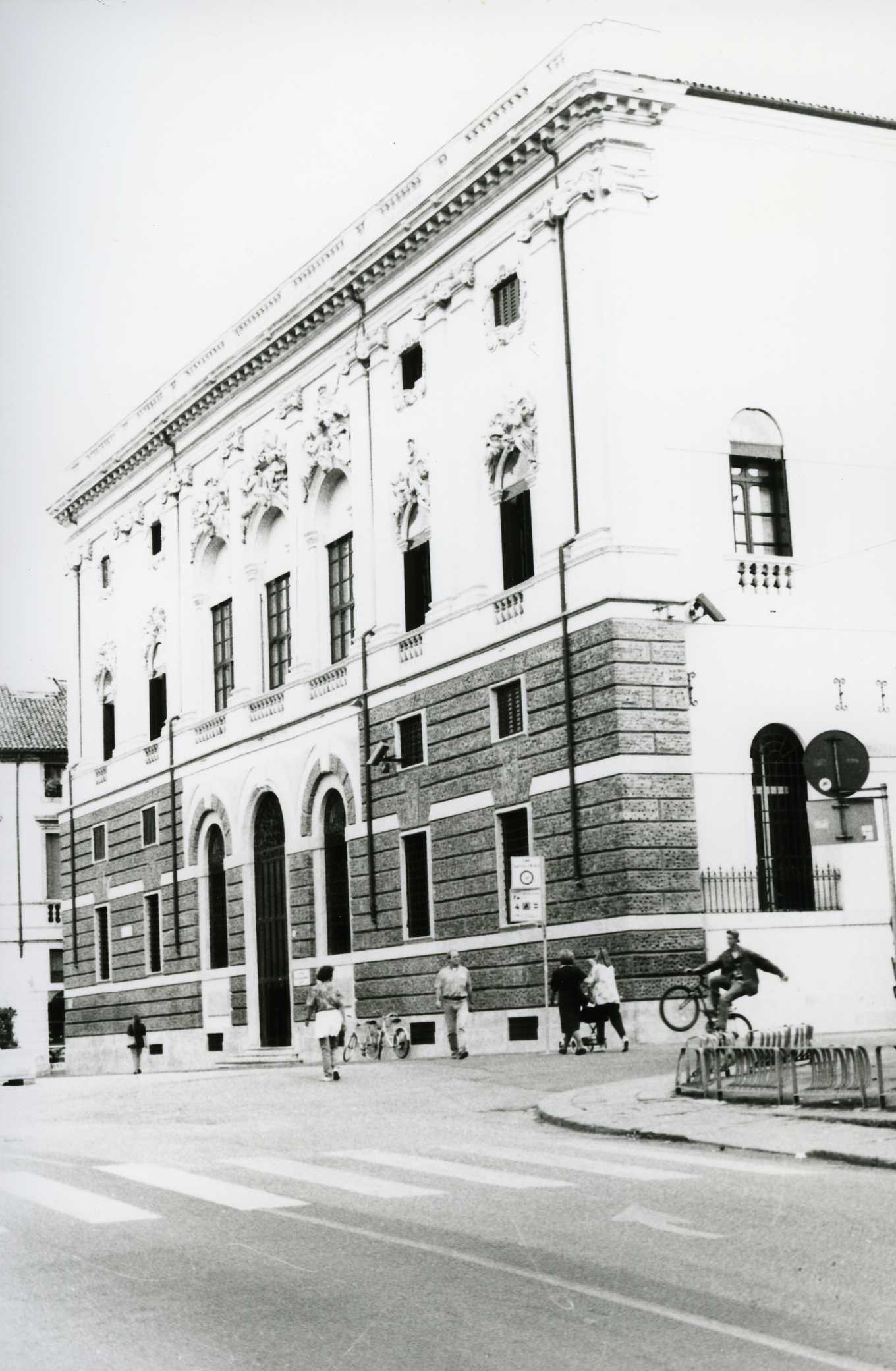 Palazzo Repeta (palazzo, nobiliare) - Vicenza (VI)  (XVIII)